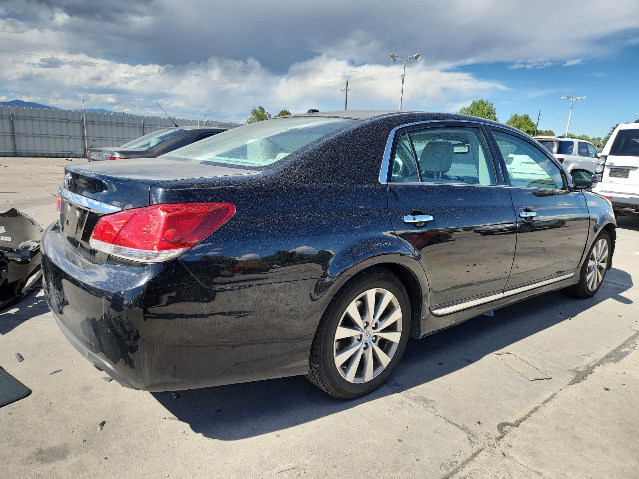 2011 TOYOTA Avalon