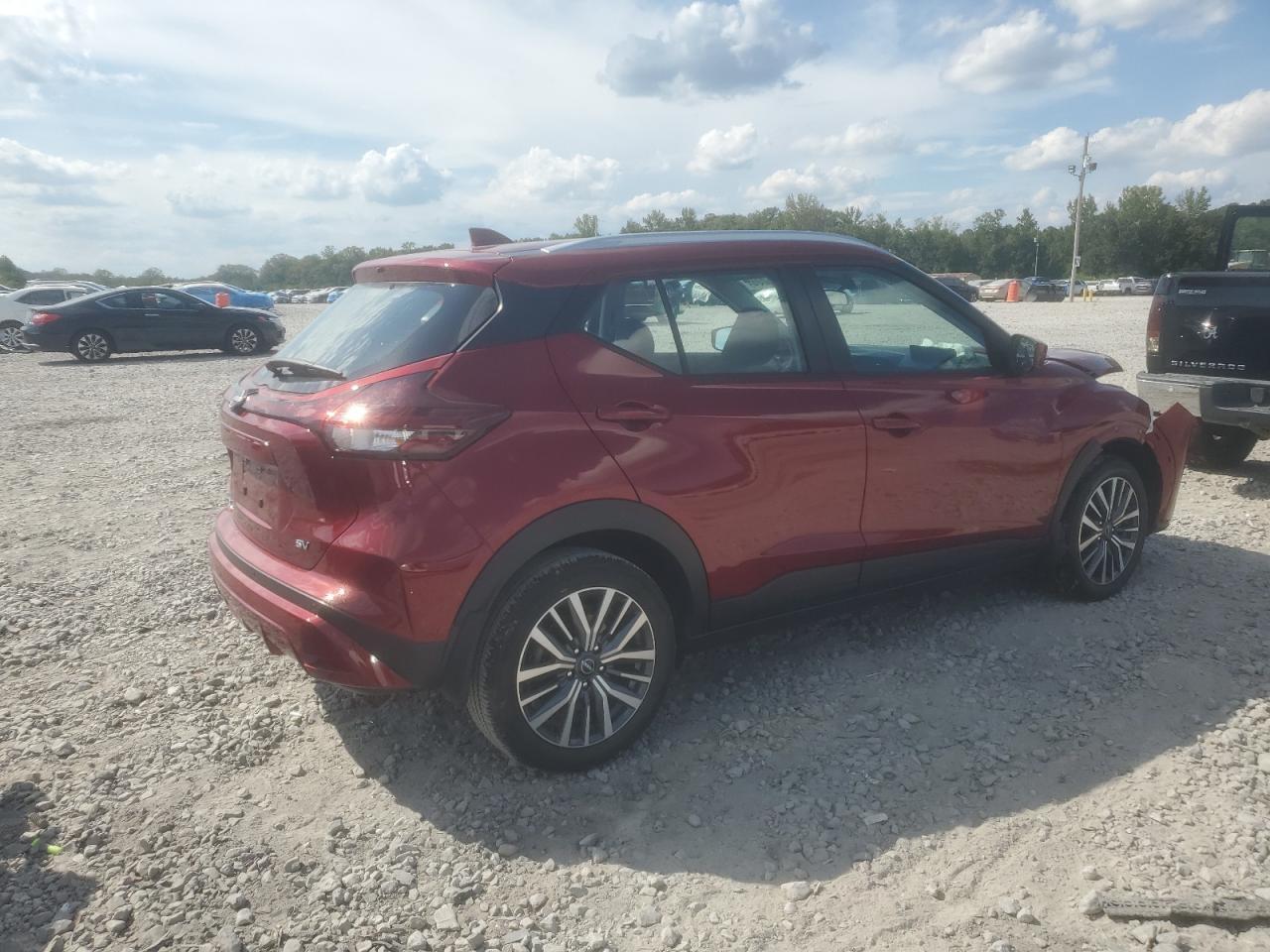 2024 NISSAN KICKS
