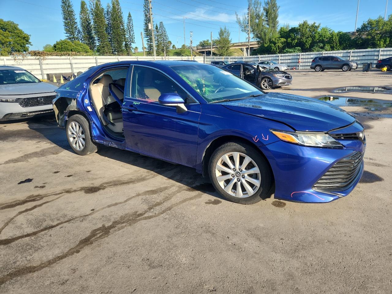 2018 TOYOTA CAMRY