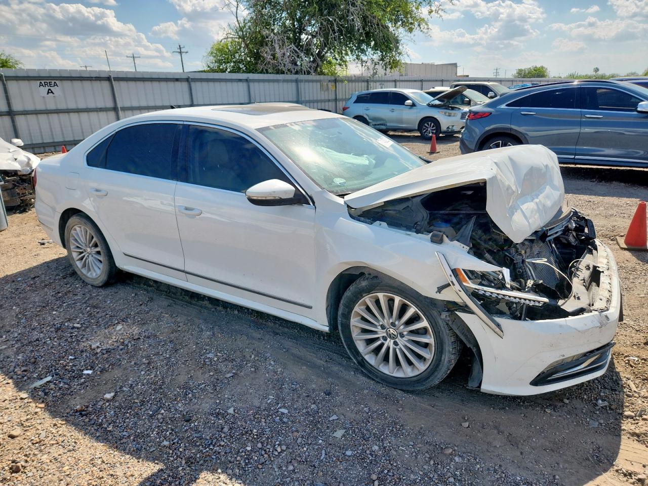 2017 VOLKSWAGEN Passat