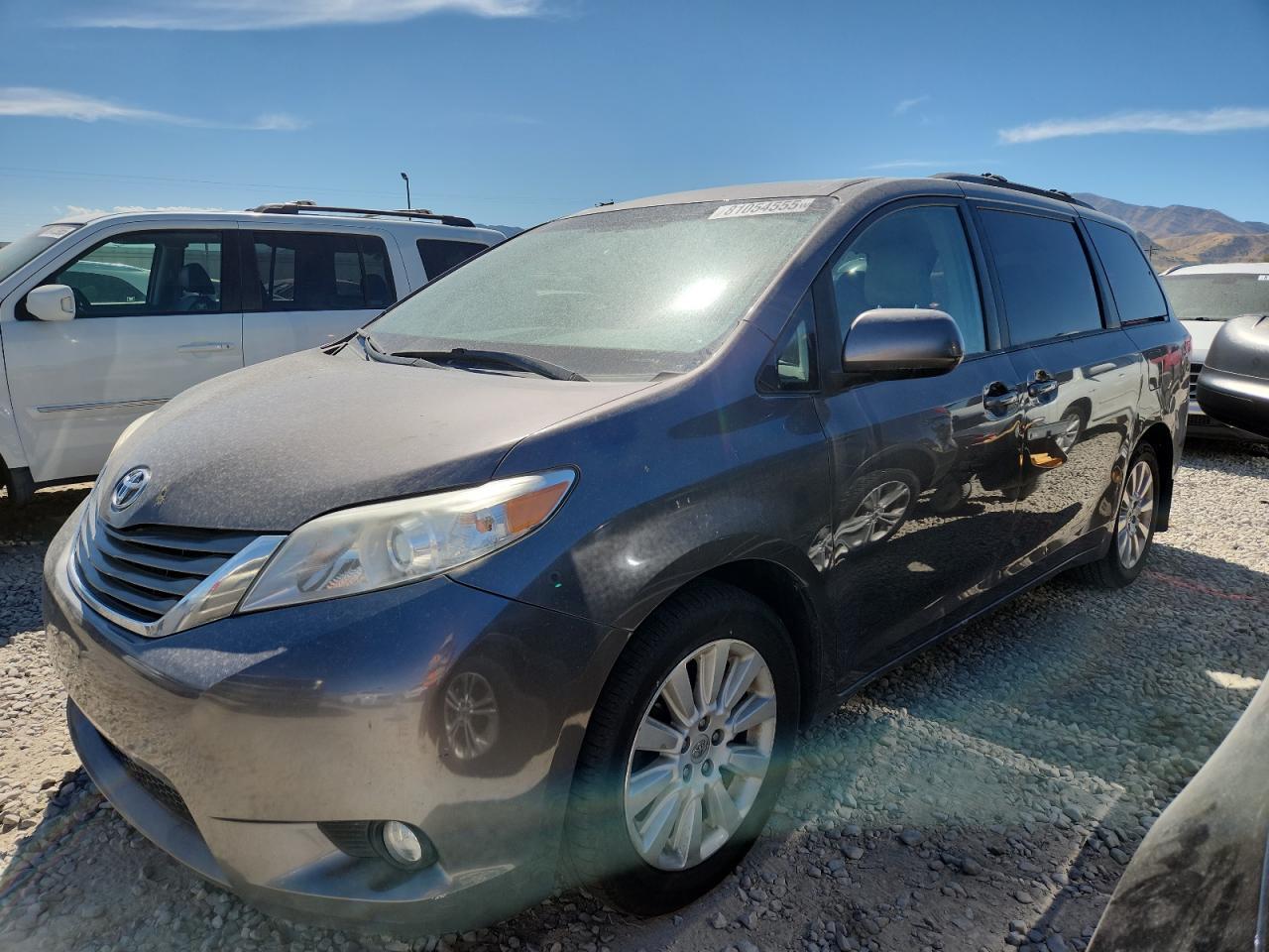 2012 TOYOTA SIENNA