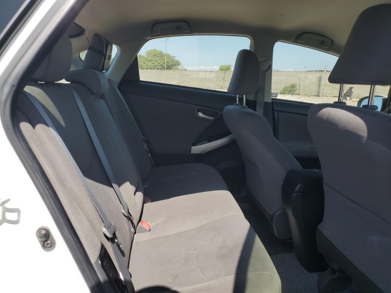 2015 TOYOTA PRIUS