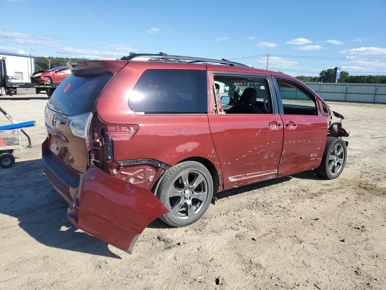 2017 TOYOTA SIENNA