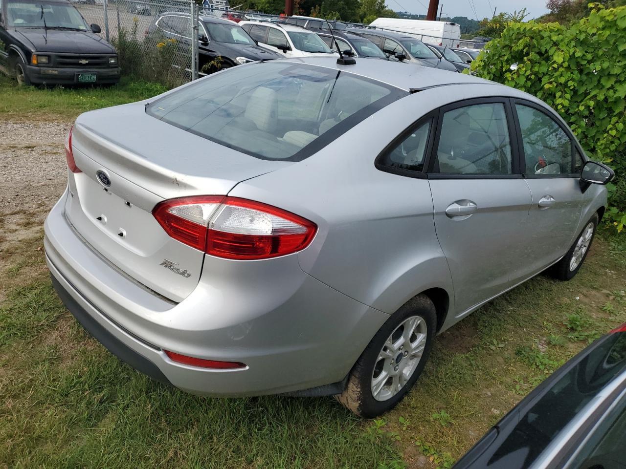 2016 FORD Fiesta