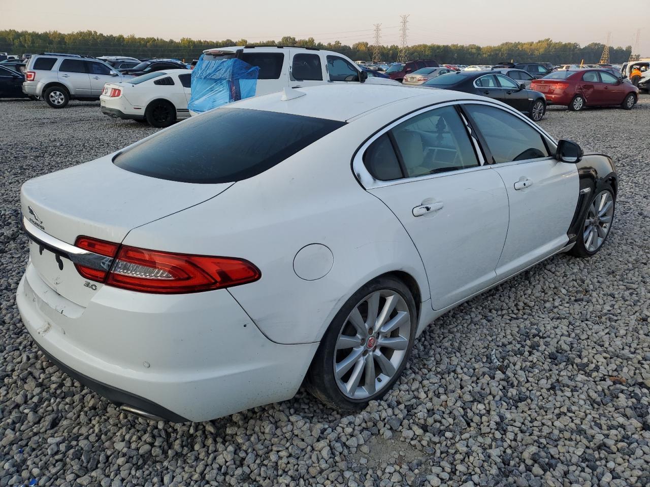 2014 JAGUAR XF