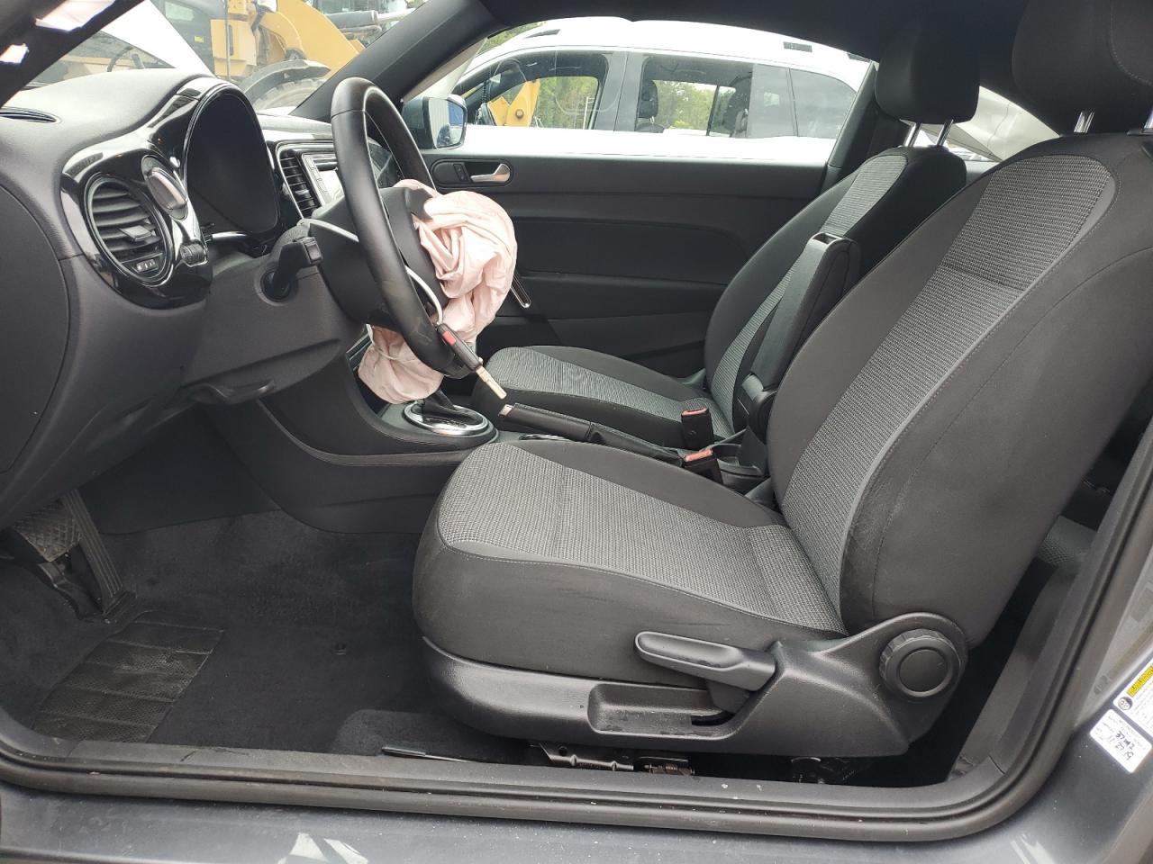 2019 VOLKSWAGEN Beetle