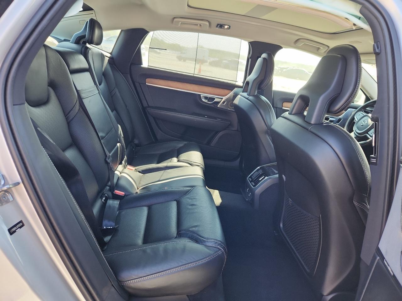 2018 VOLVO S90