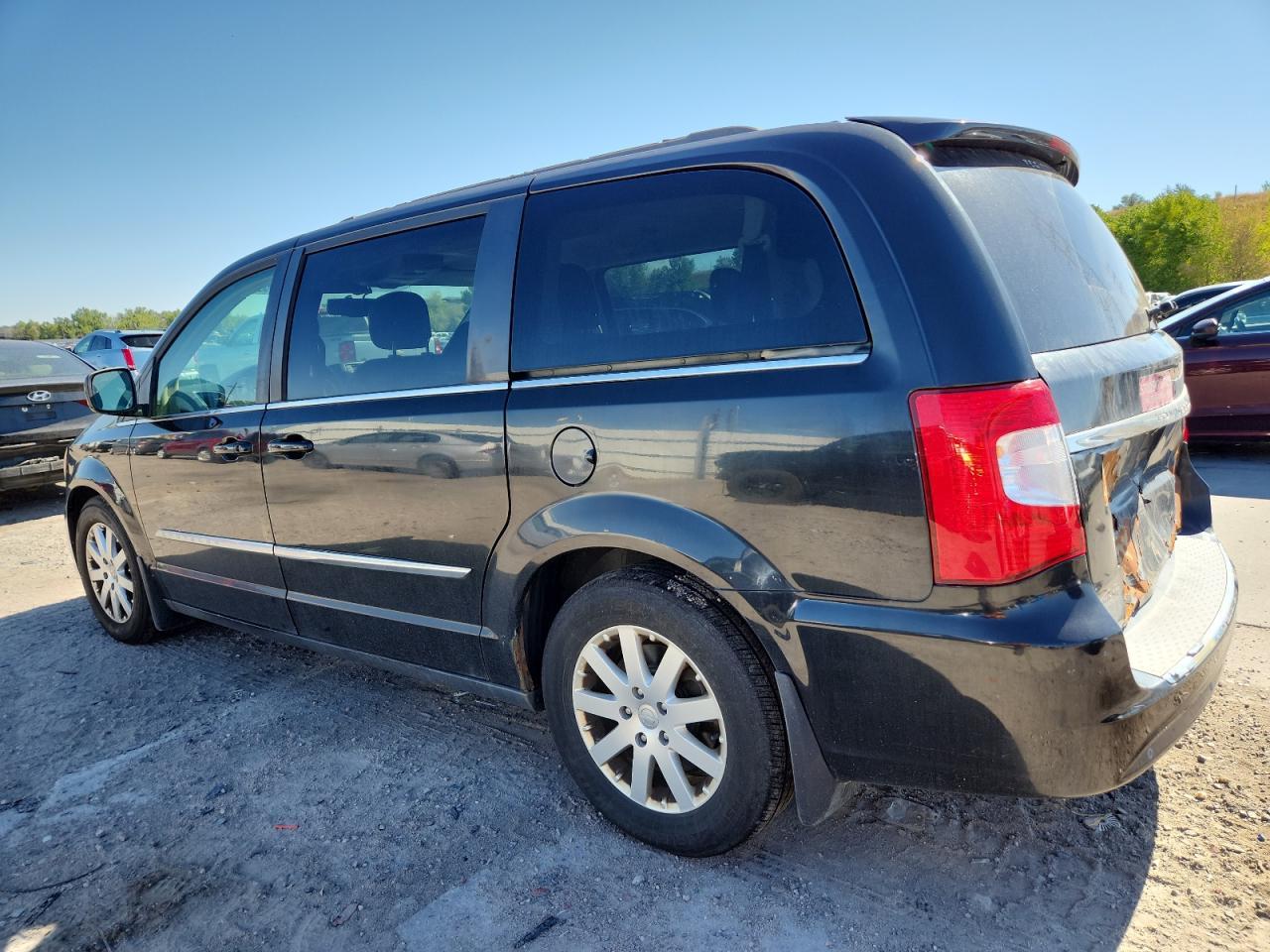 2013 CHRYSLER Town & Country