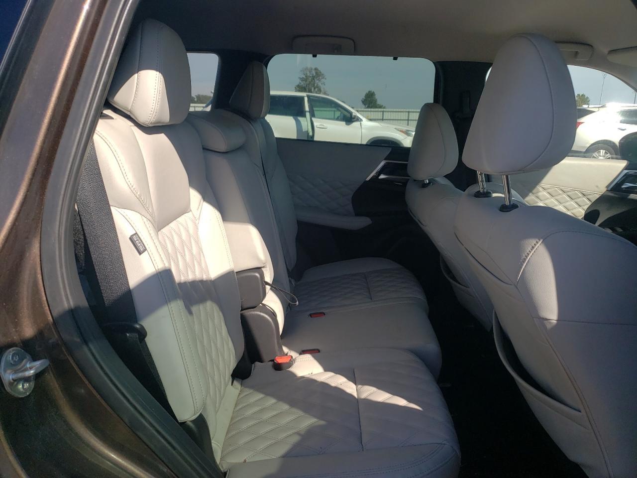 2022 MITSUBISHI outlander