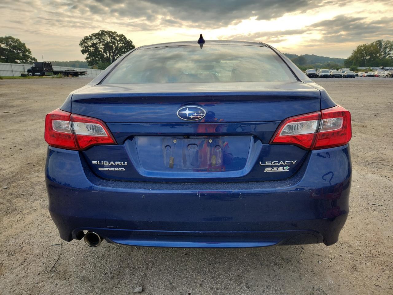 2017 SUBARU Legacy