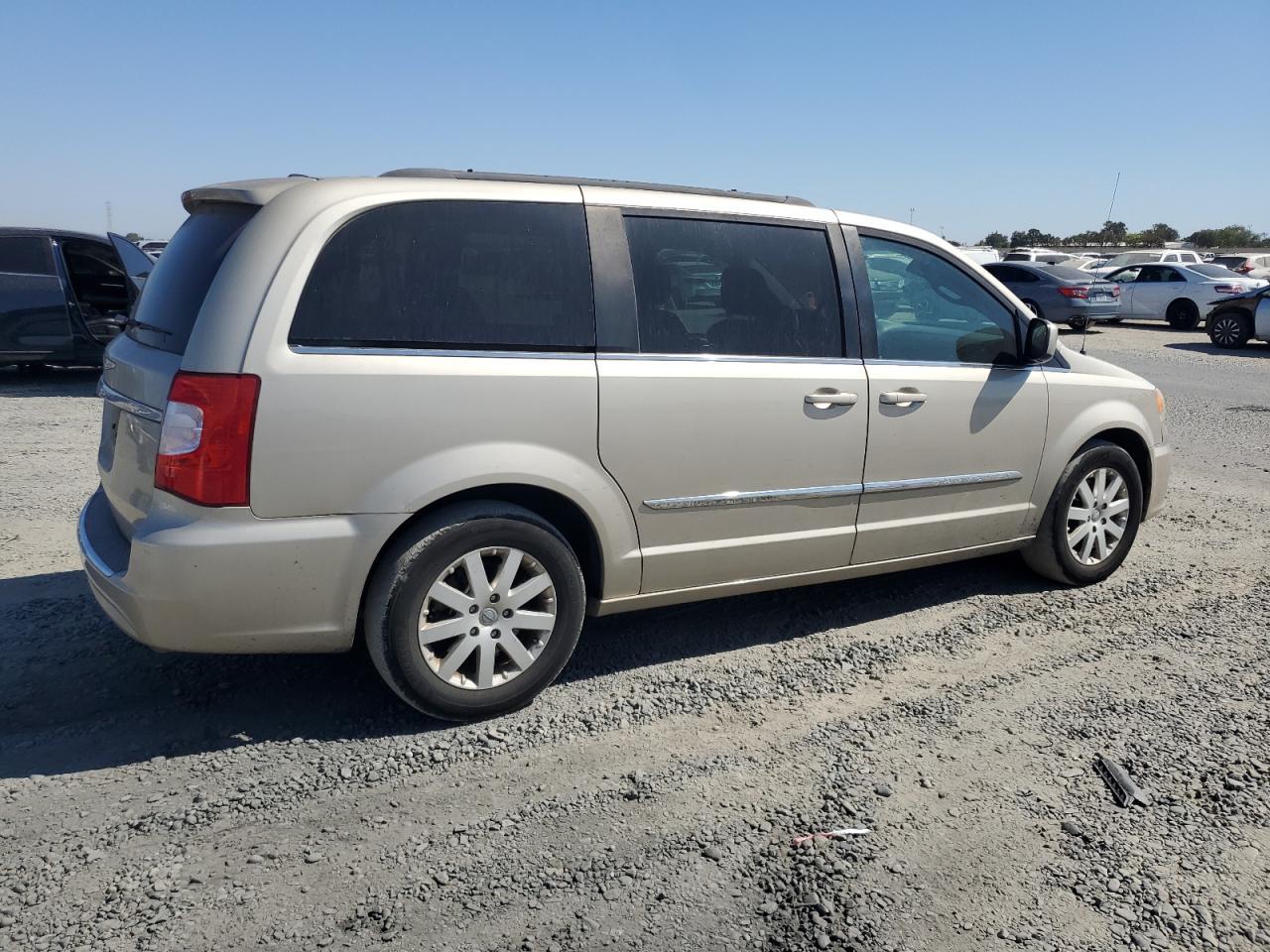 2016 CHRYSLER Town & Country