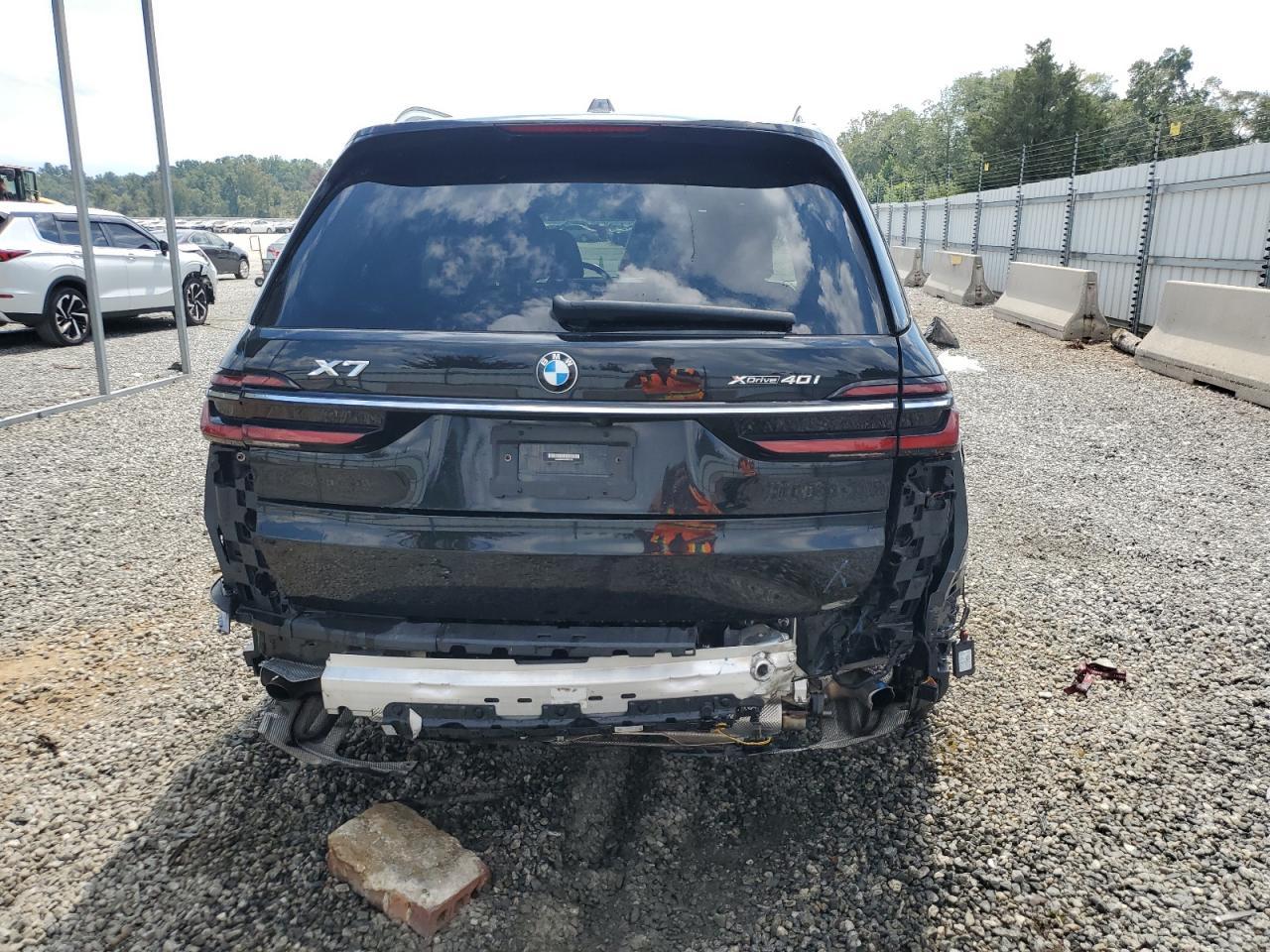 2023 BMW X7