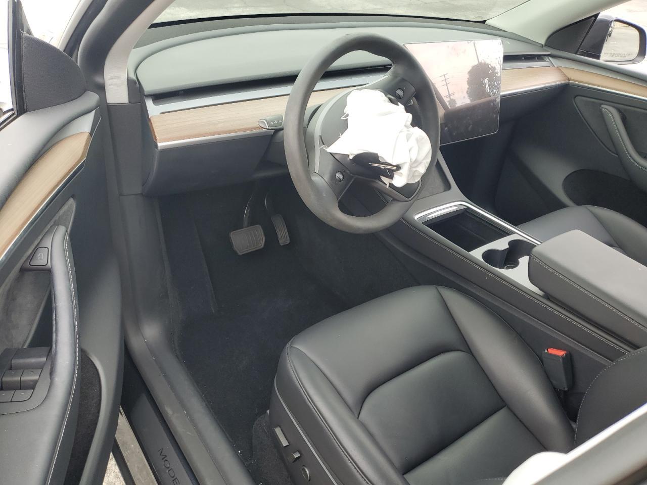 2024 TESLA MODEL Y