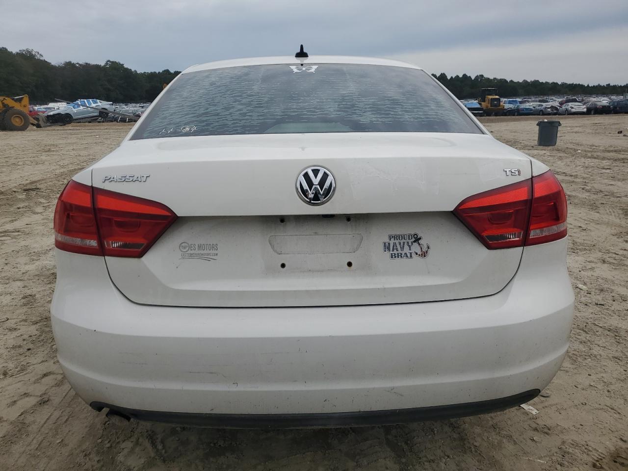 2015 VOLKSWAGEN Passat