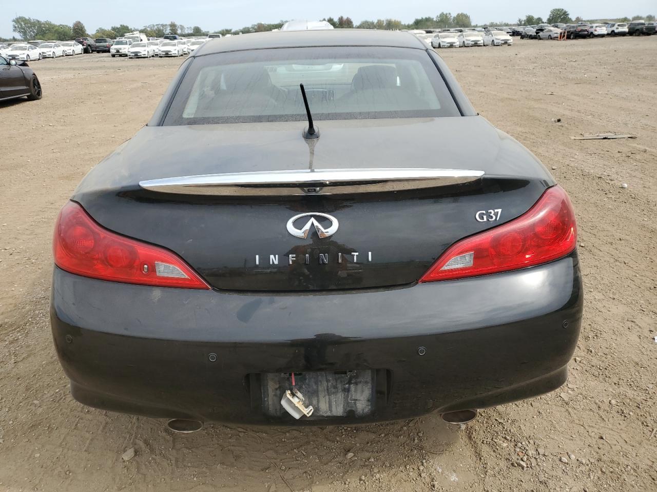 2011 INFINITI G37