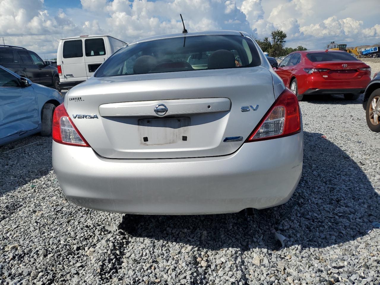 2012 NISSAN VERSA