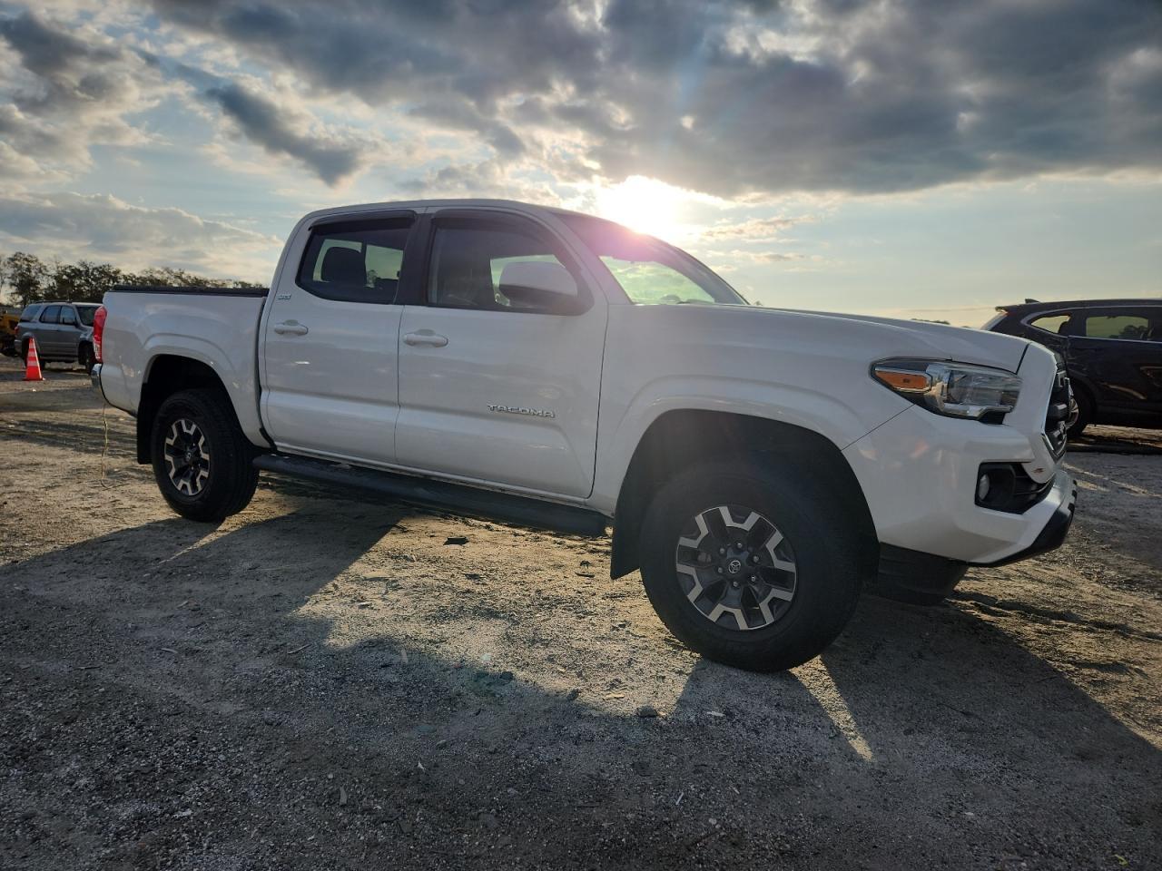 2016 TOYOTA TACOMA
