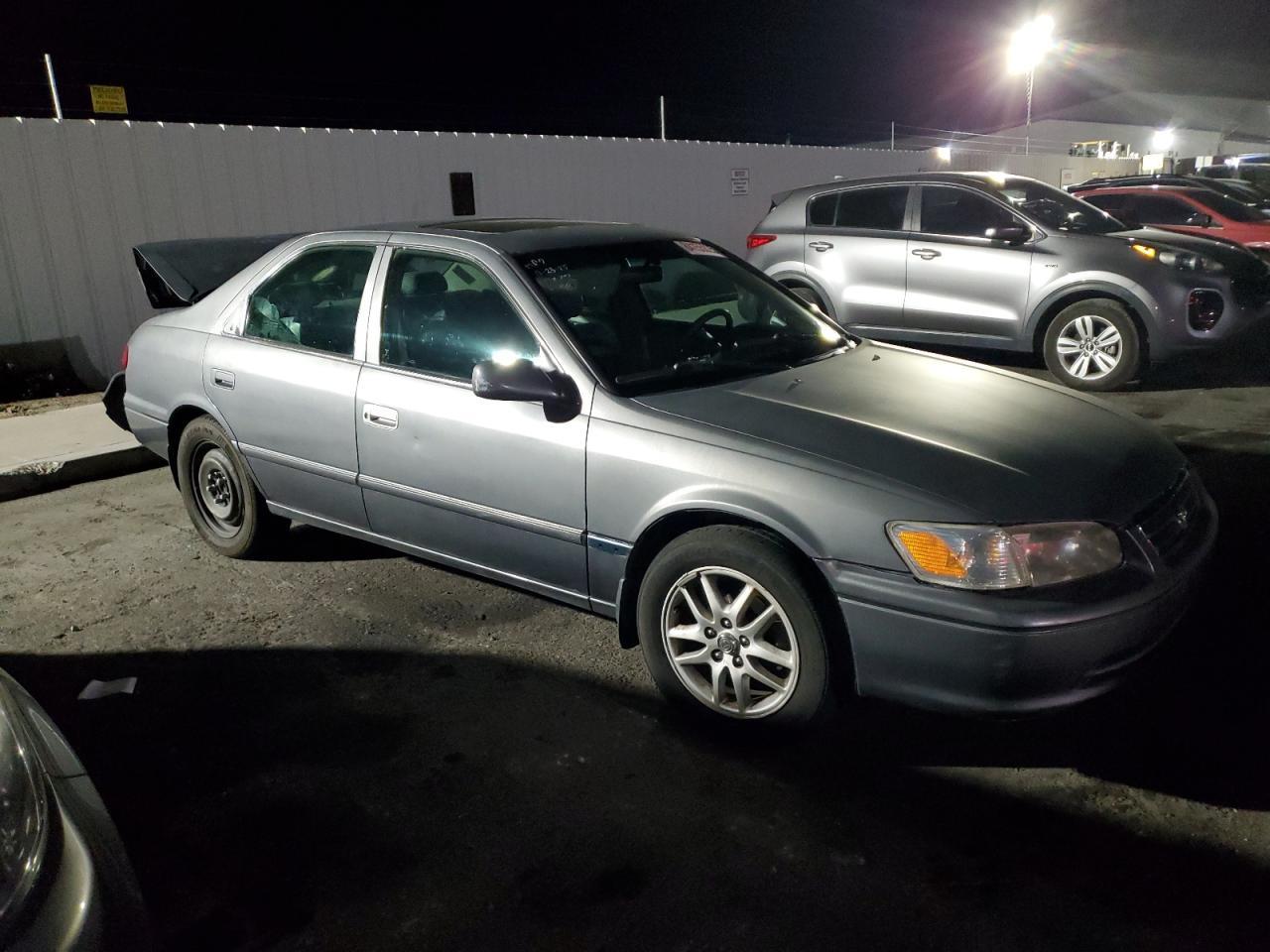 2001 TOYOTA CAMRY