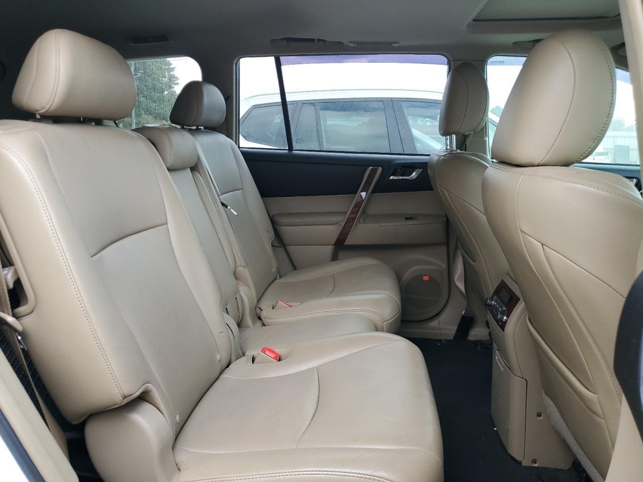 2013 TOYOTA HIGHLANDER
