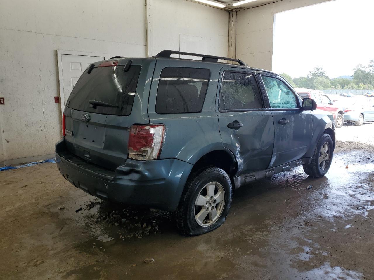 2010 FORD ESCAPE