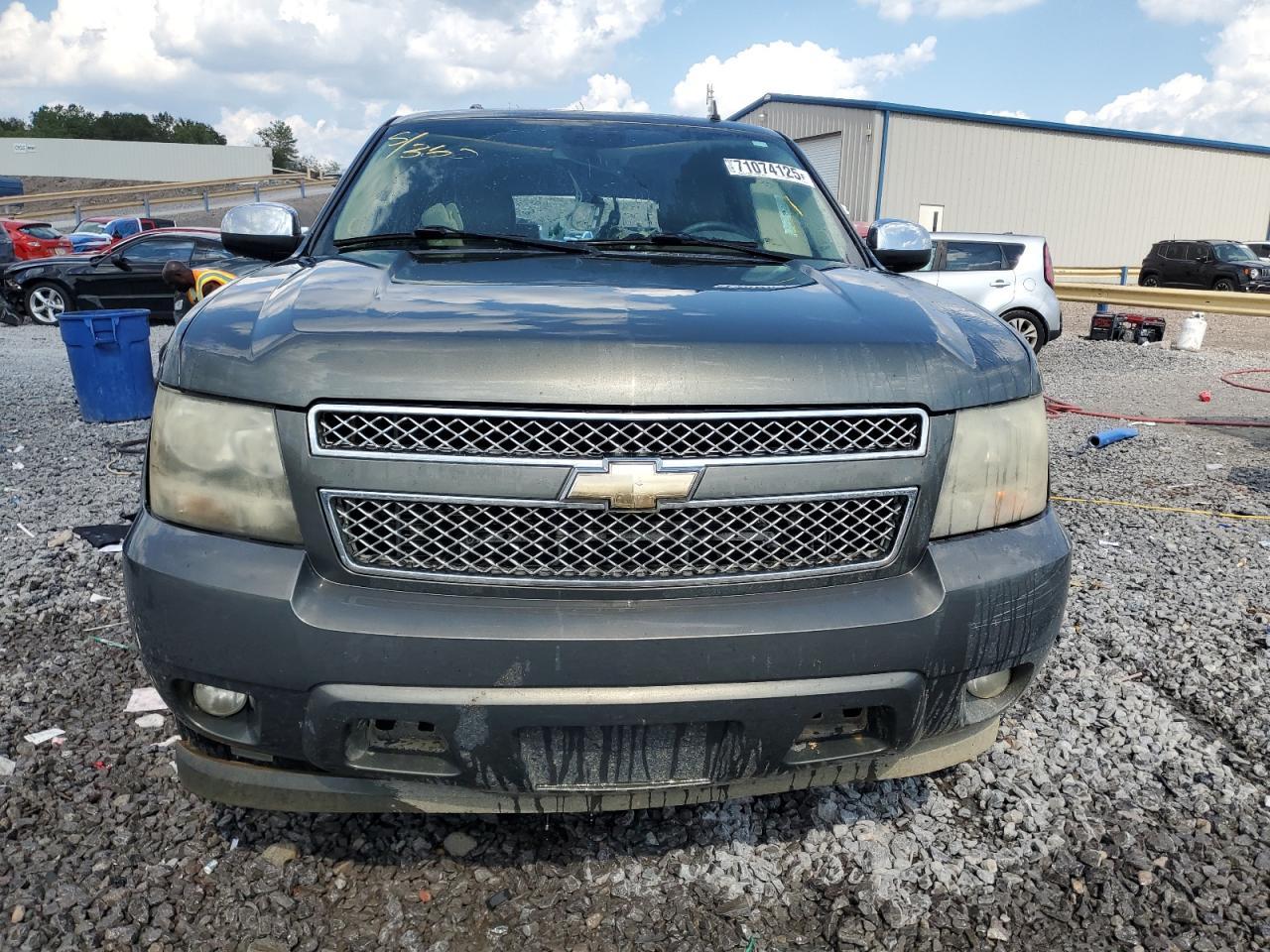 2011 CHEVROLET Tahoe