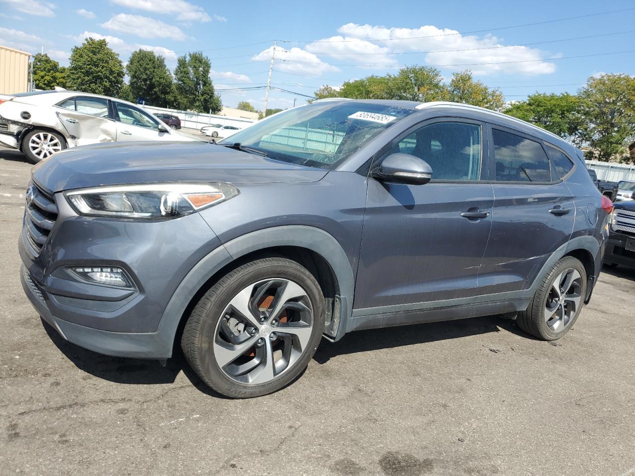 2016 HYUNDAI TUCSON