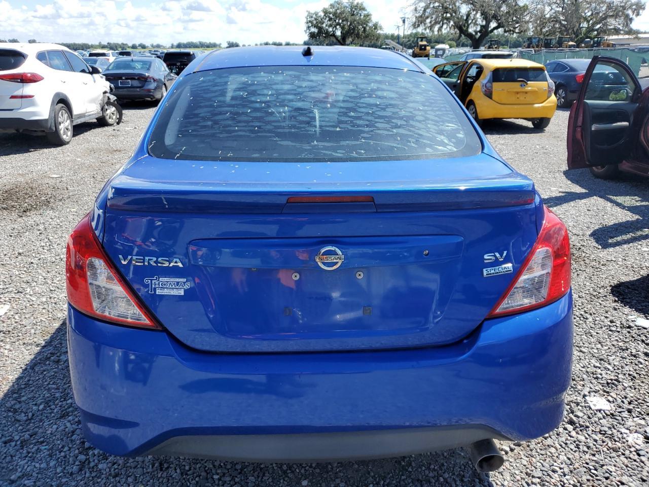 2017 NISSAN VERSA