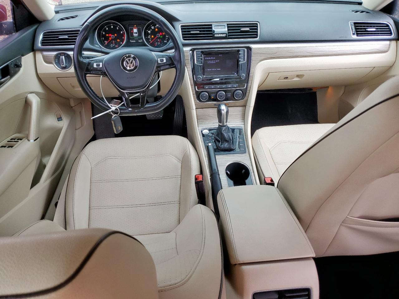 2018 VOLKSWAGEN Passat