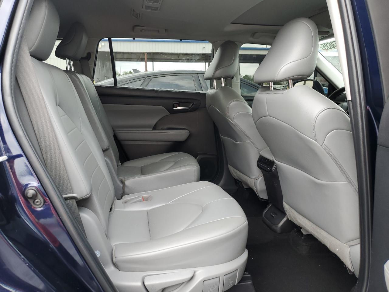 2022 TOYOTA HIGHLANDER