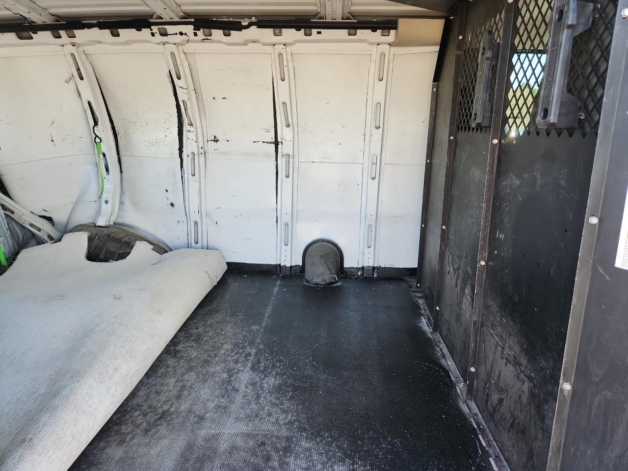 2011 CHEVROLET Express 1500