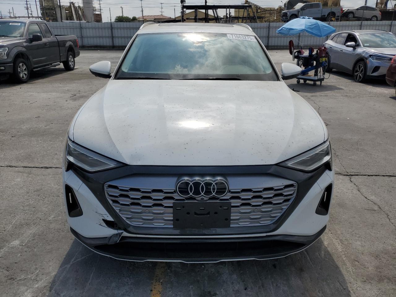 2024 AUDI Q8