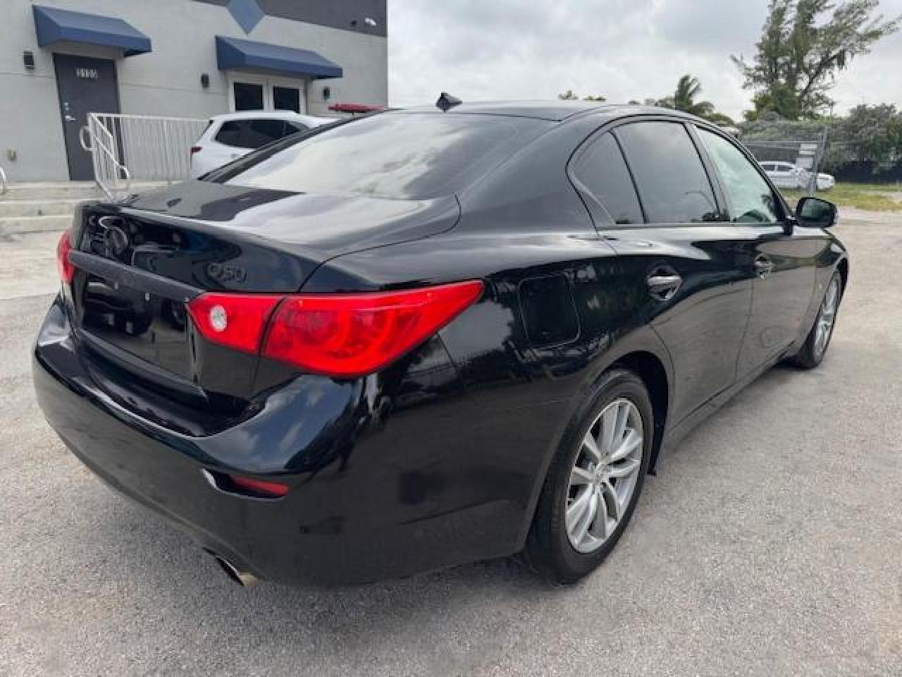 2017 INFINITI Q50