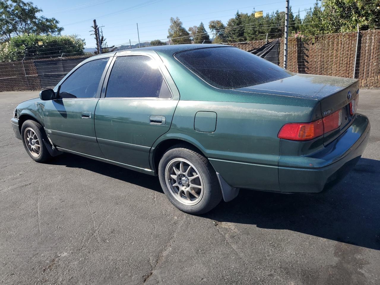 2001 TOYOTA CAMRY