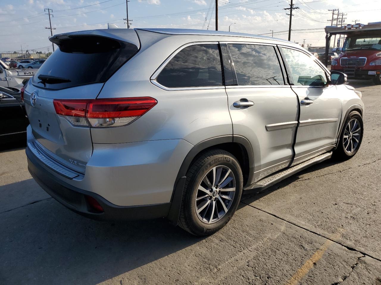 2017 TOYOTA HIGHLANDER