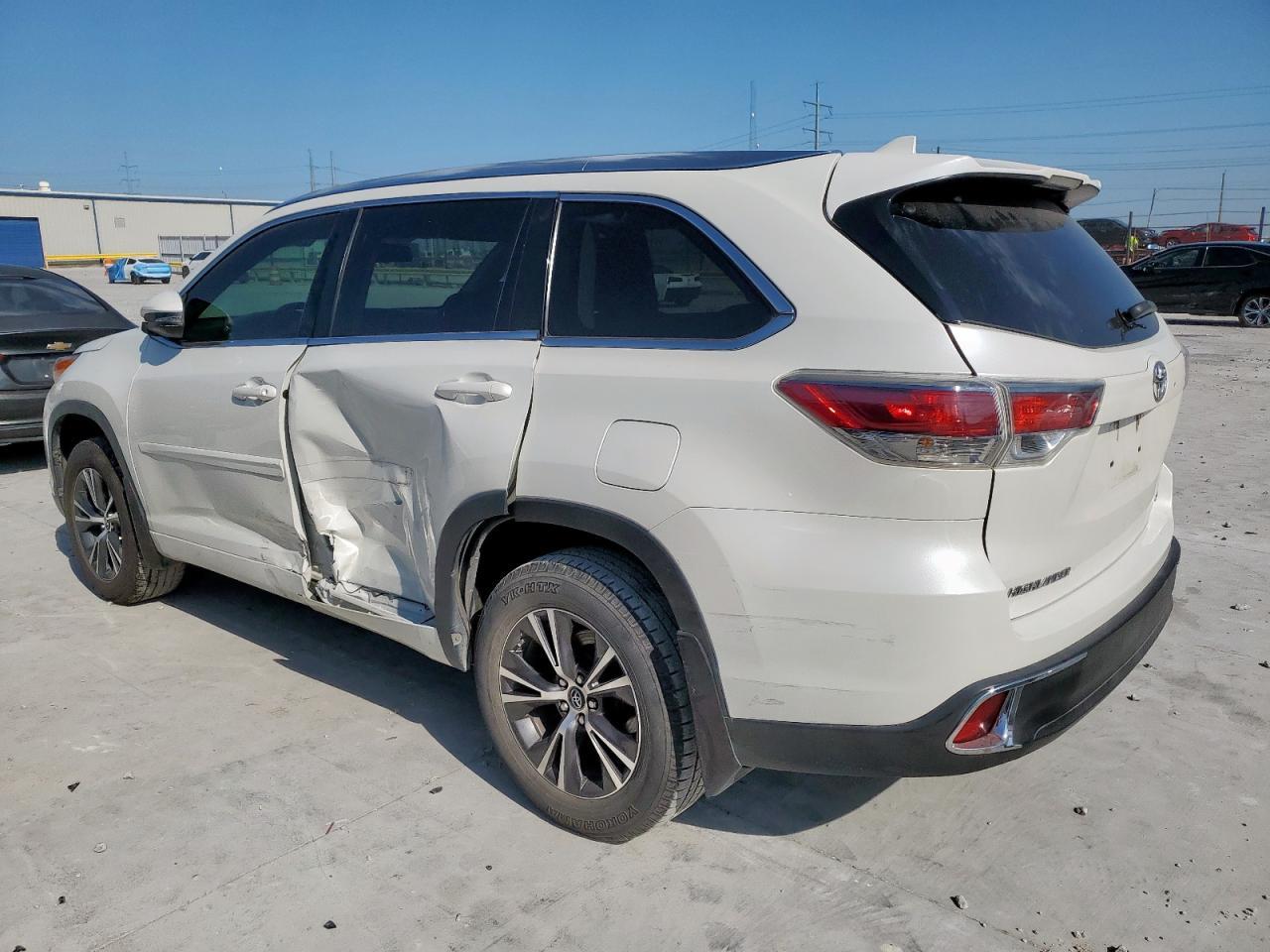 2016 TOYOTA HIGHLANDER