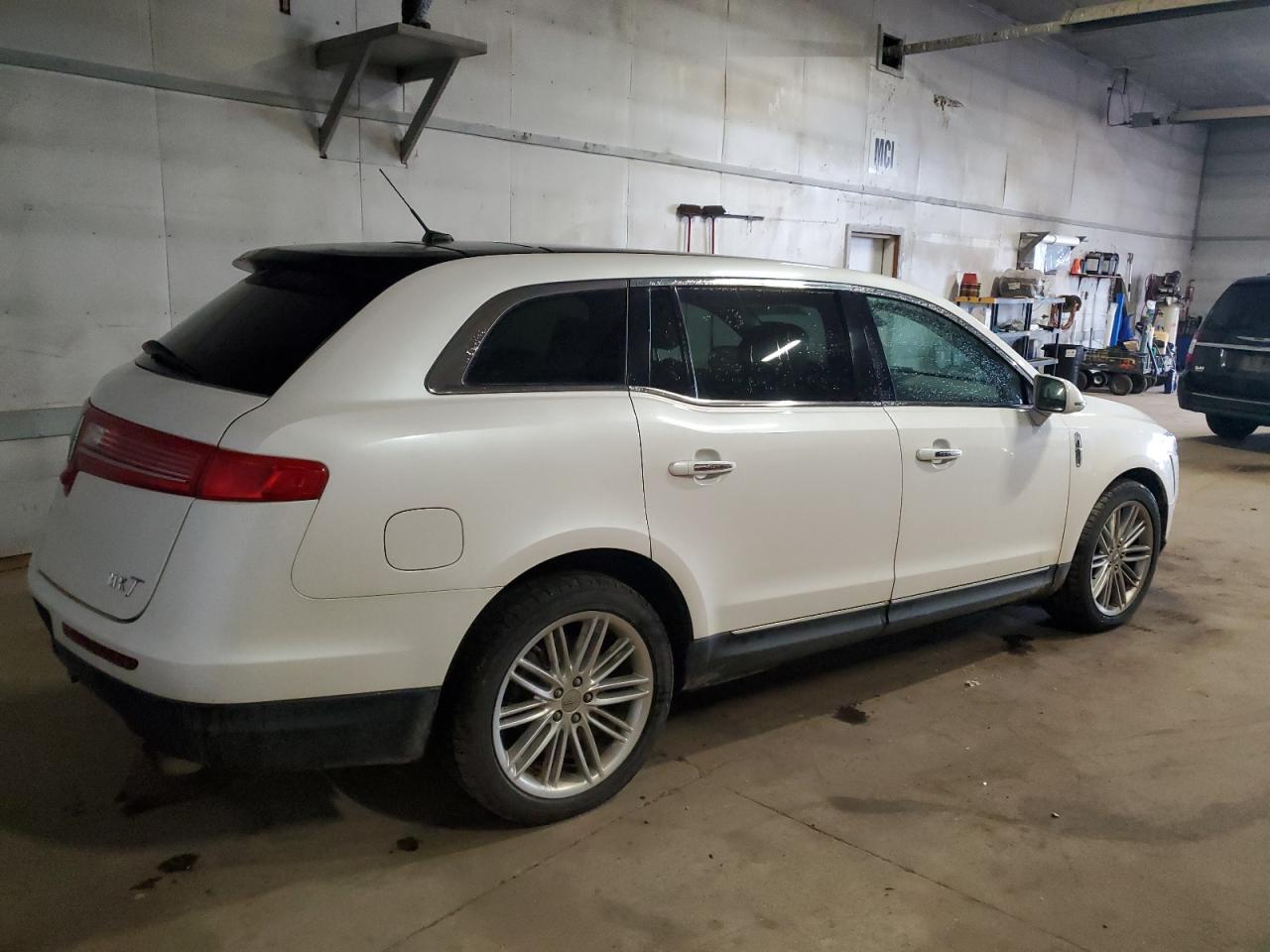 2018 LINCOLN MKT