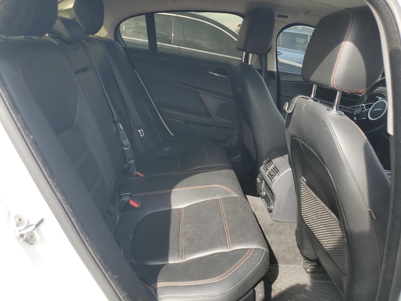 2018 JAGUAR XE
