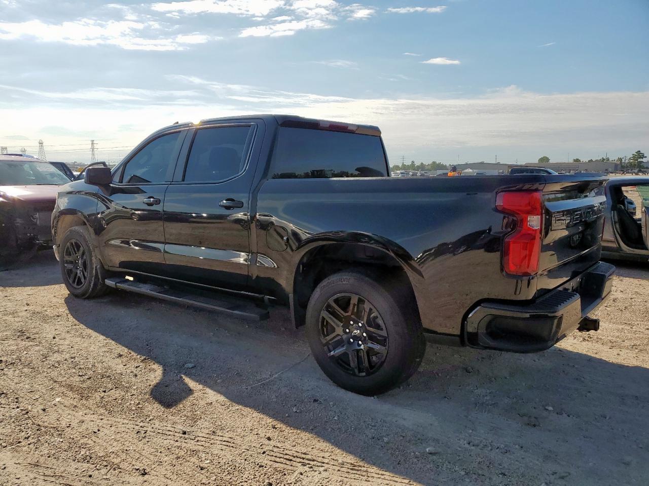 2024 CHEVROLET Silverado