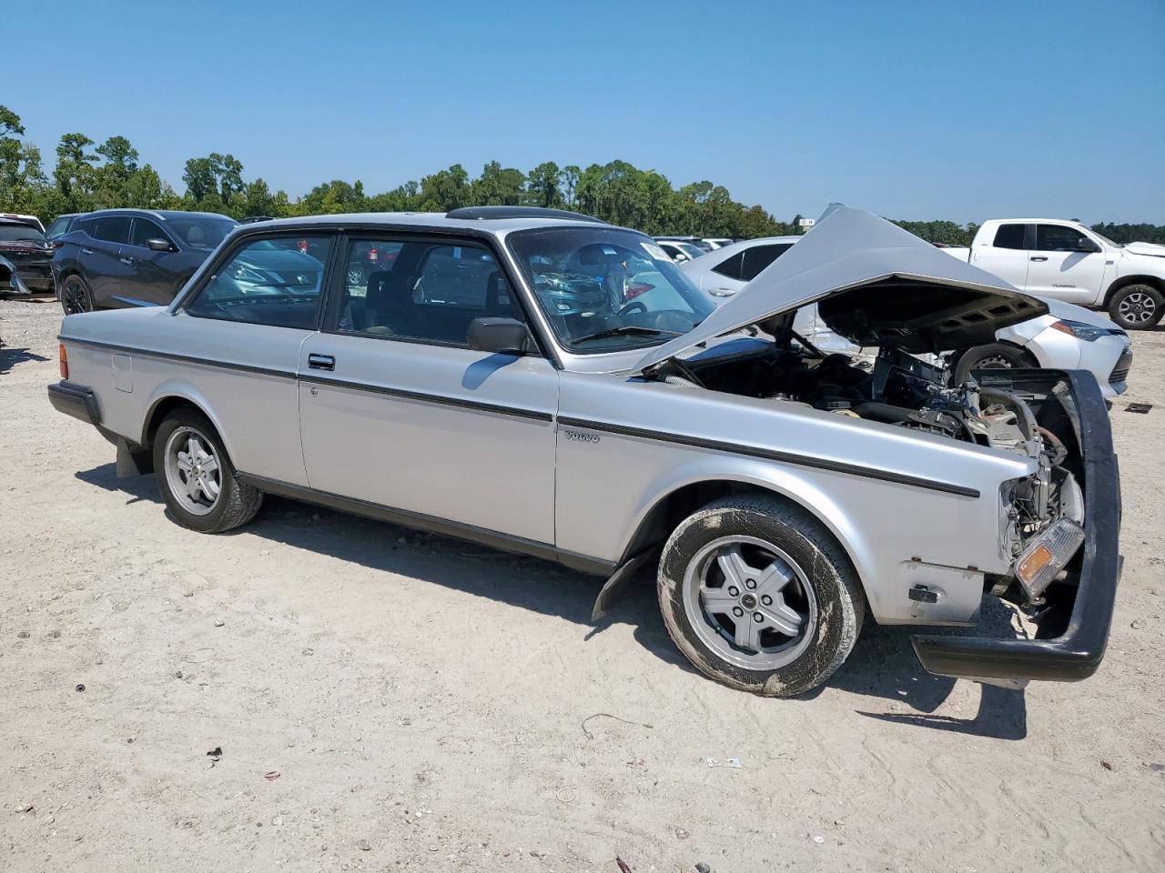 1984 VOLVO 242