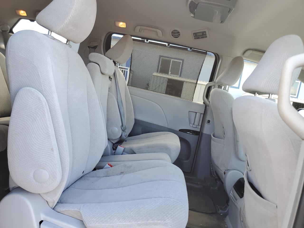 2014 TOYOTA SIENNA