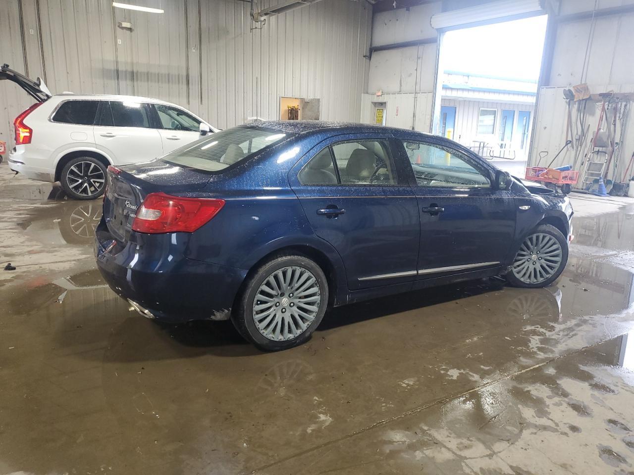2012 SUZUKI Kizashi