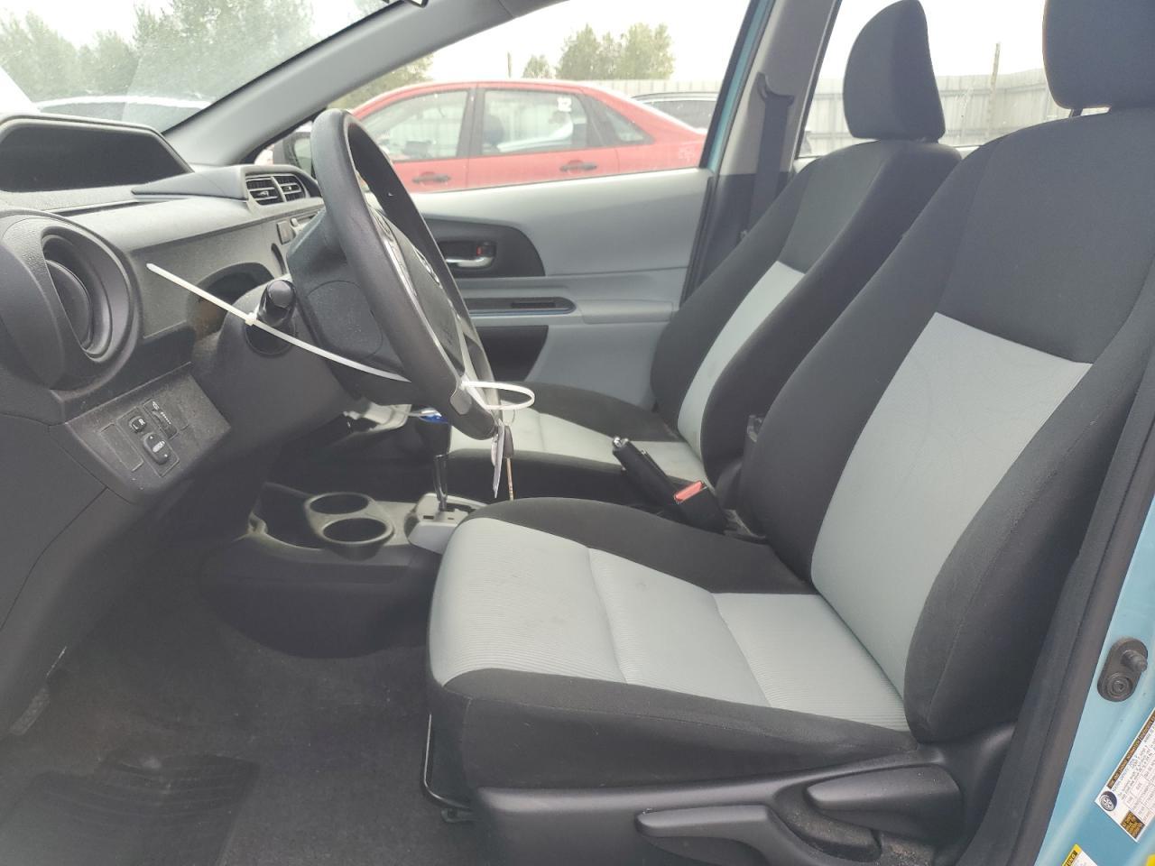 2013 TOYOTA Prius c