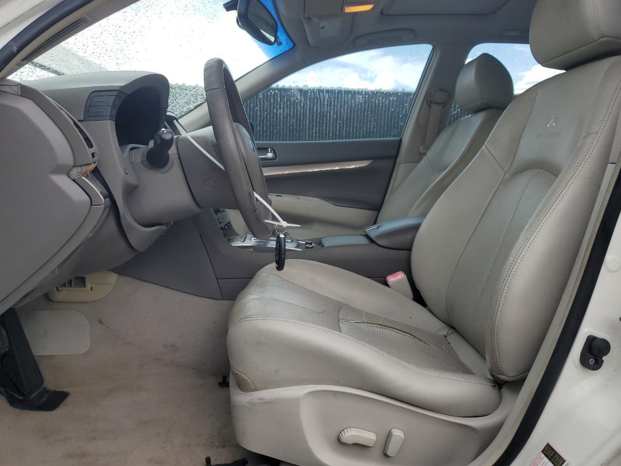 2011 INFINITI G25