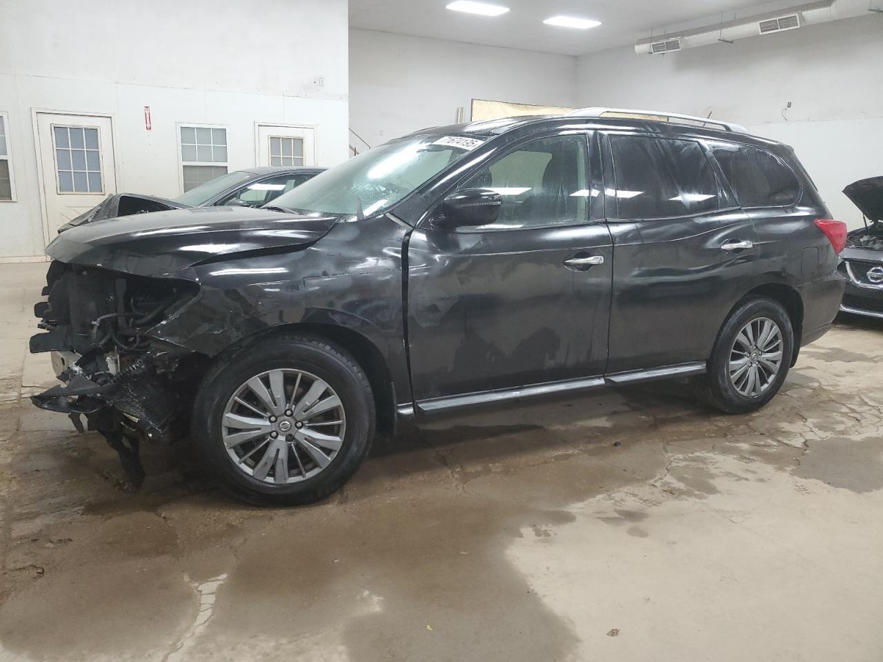 2017 NISSAN PATHFINDER