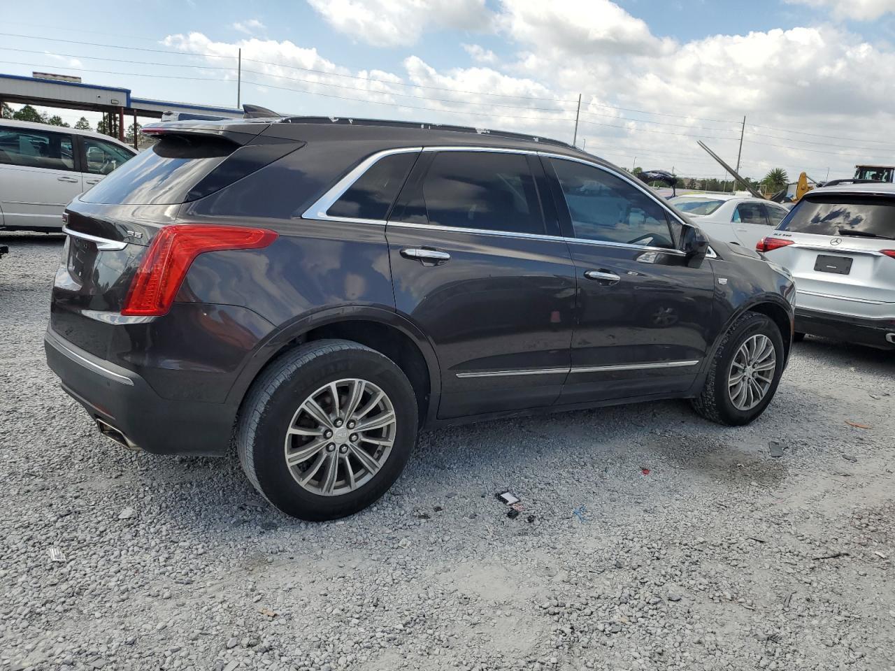 2017 CADILLAC XT5