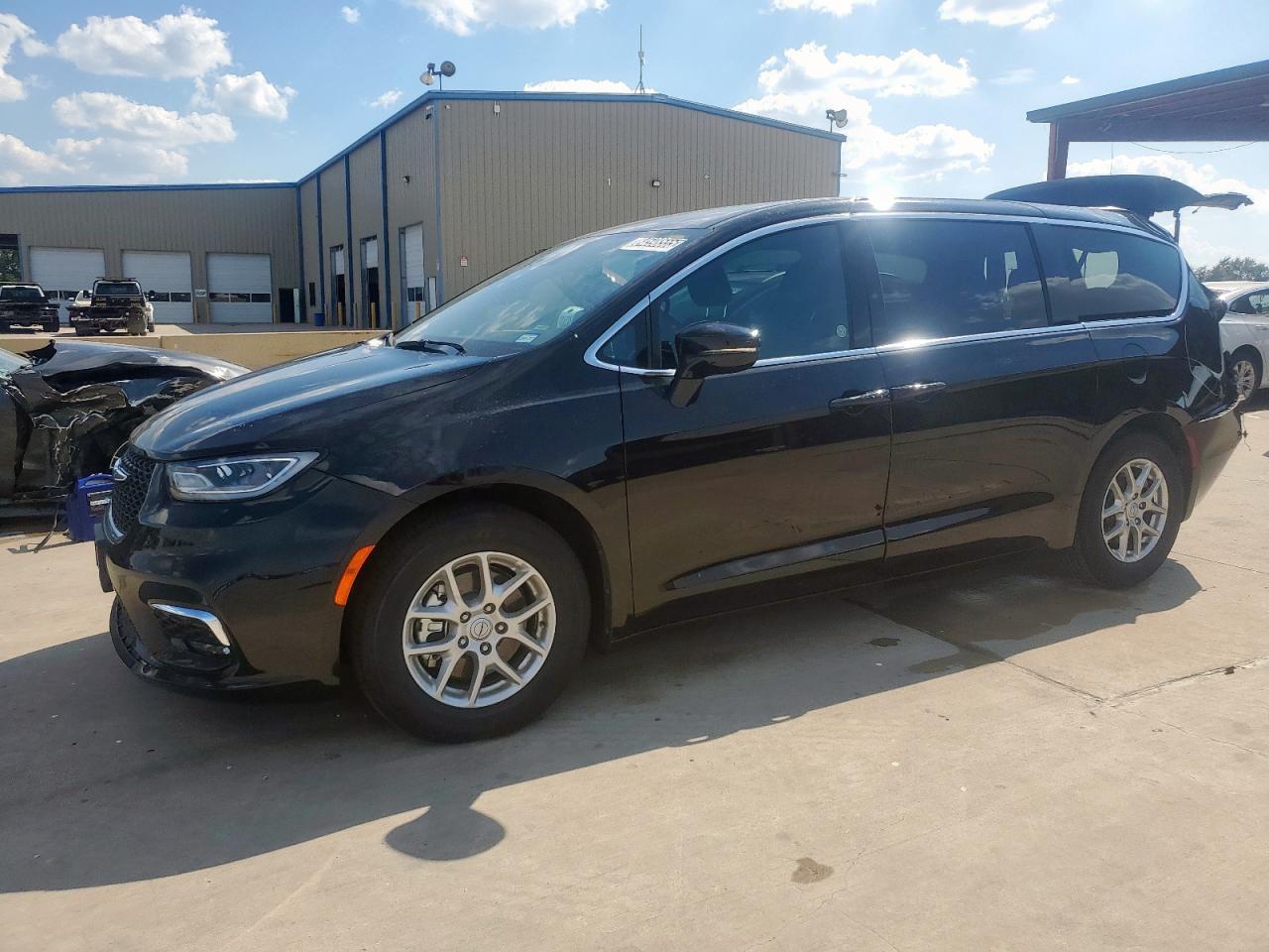 2025 CHRYSLER Pacifica
