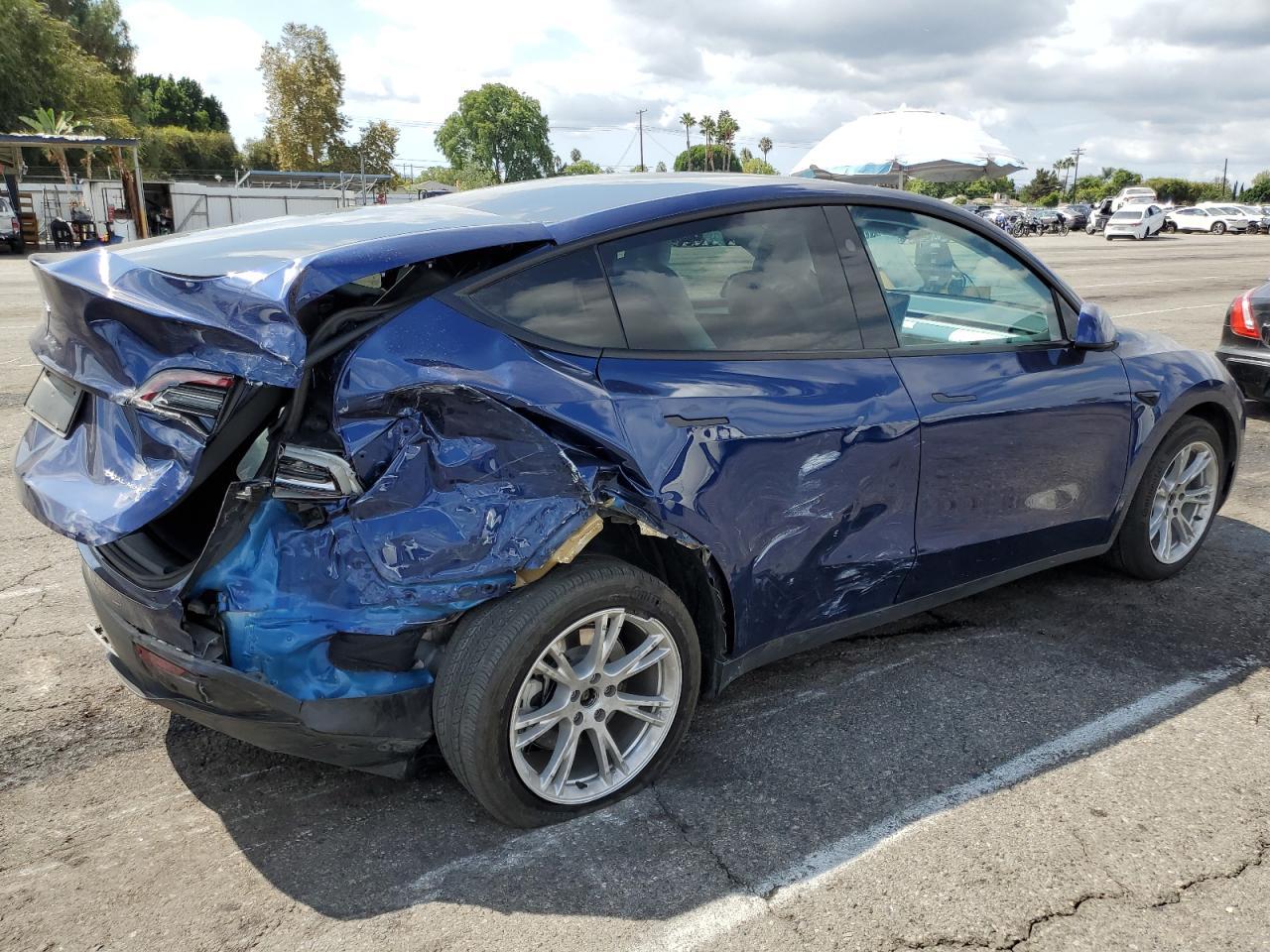 2024 TESLA MODEL Y