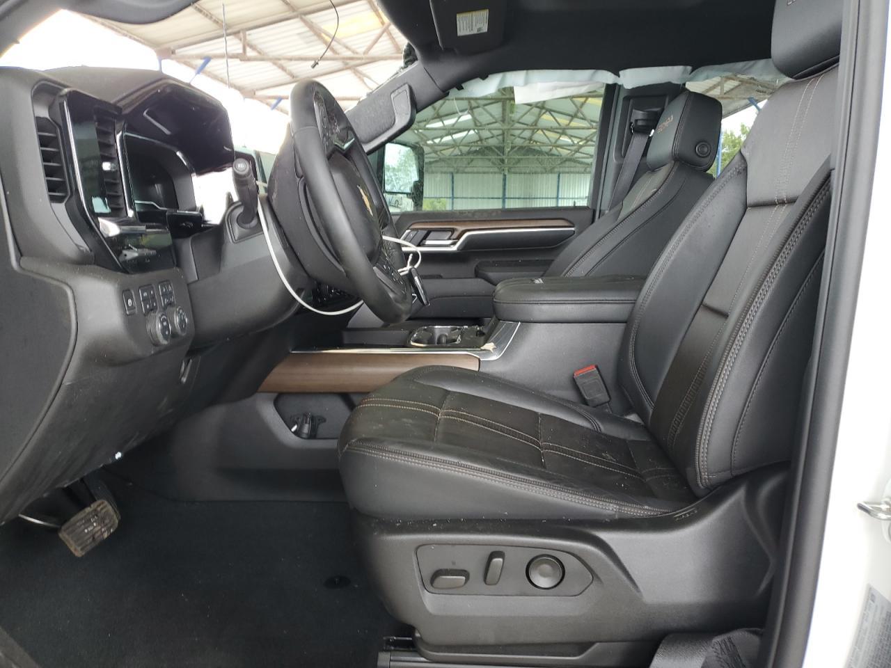 2025 CHEVROLET Silverado