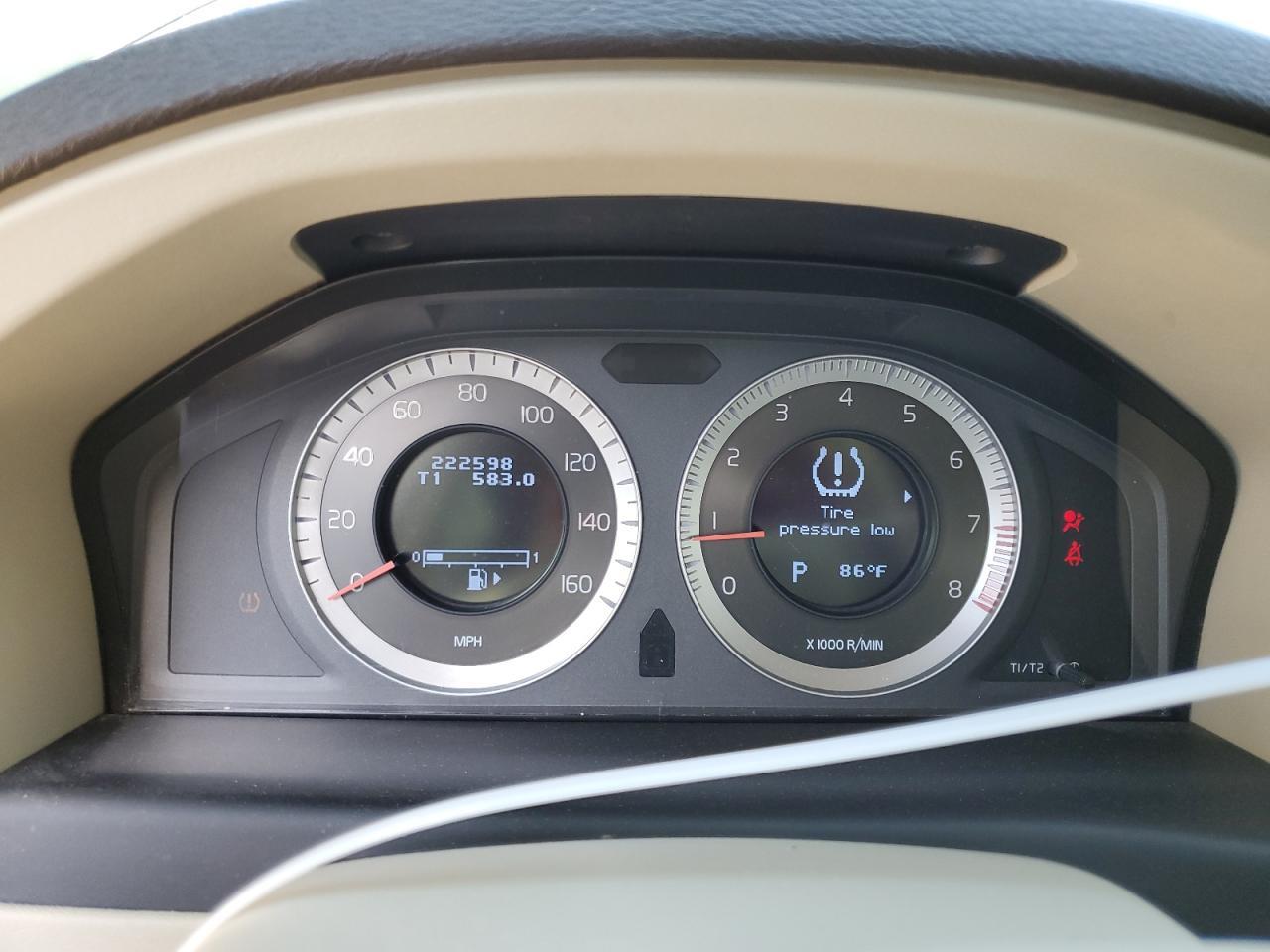 2010 VOLVO XC70