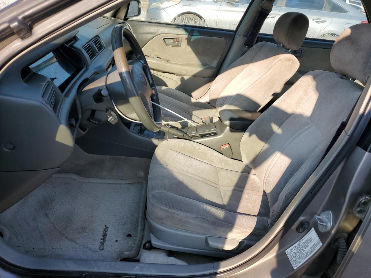 2001 TOYOTA CAMRY